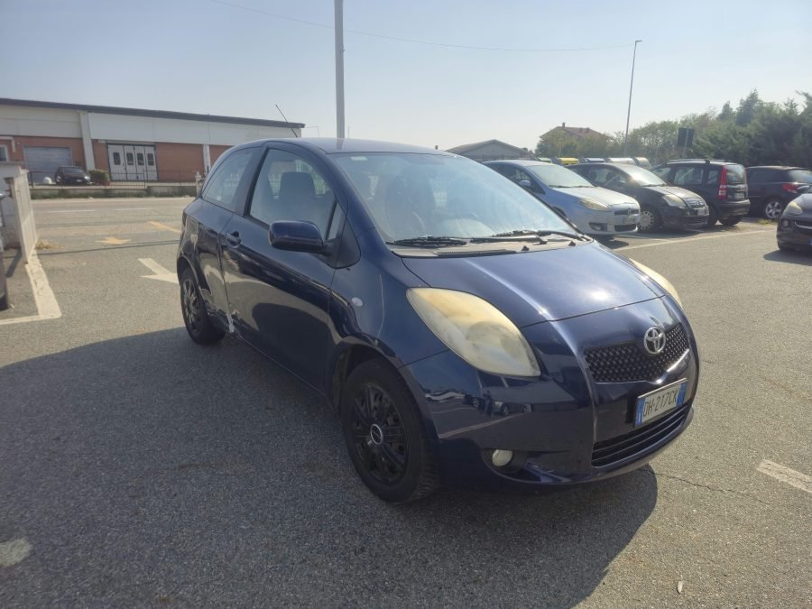Toyota Yaris · foto 2